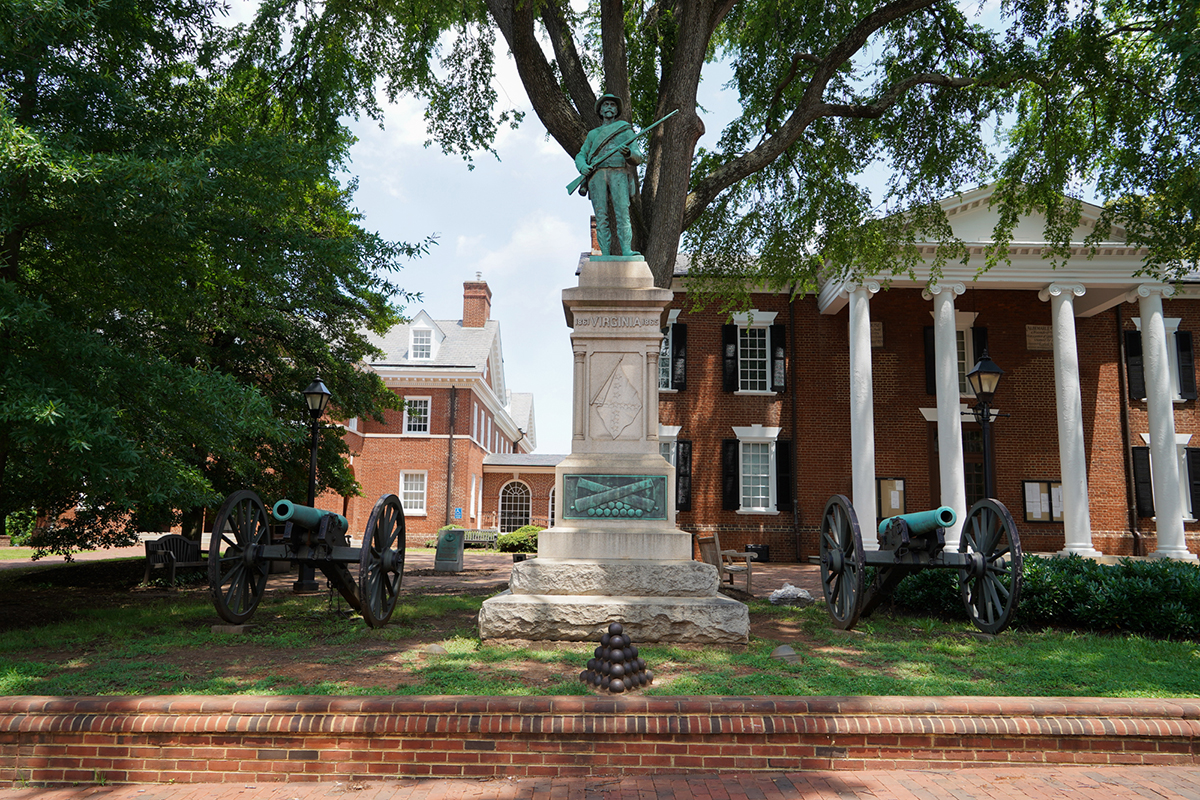 Charlottesville, Virginia, is home to Confederate statues and monuments built in the early 1900s — some of which would later become the focal point of the 2017 Unite the Right rally. (Kianna Gardner/News21)